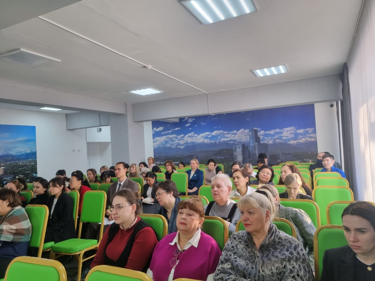 «STEAM форматында пәнаралық жобаларды әзірлеу» ғылыми-әдістемелік кеңесінің отырысы