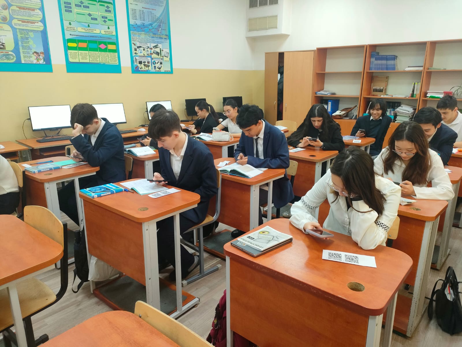 Ашық сабақ «Жасанды интеллект арқылы веб-беттер жасау»