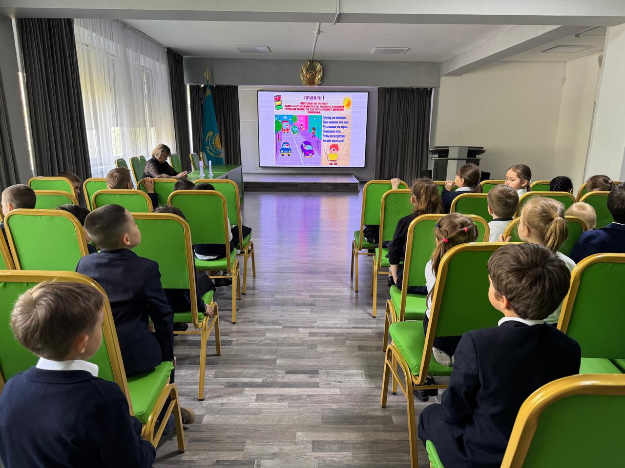 «Жол қозғалысы ережелерін білгірлер» викторинасы/Викторина «Знатоки ПДД»