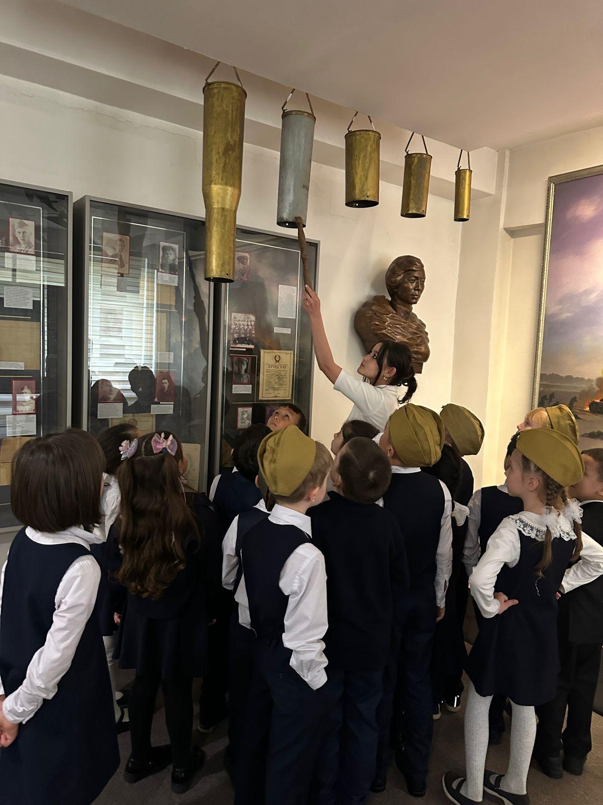 1 «Б» сынып оқушылары үшін Әскери даңқ мұражайына экскурсия