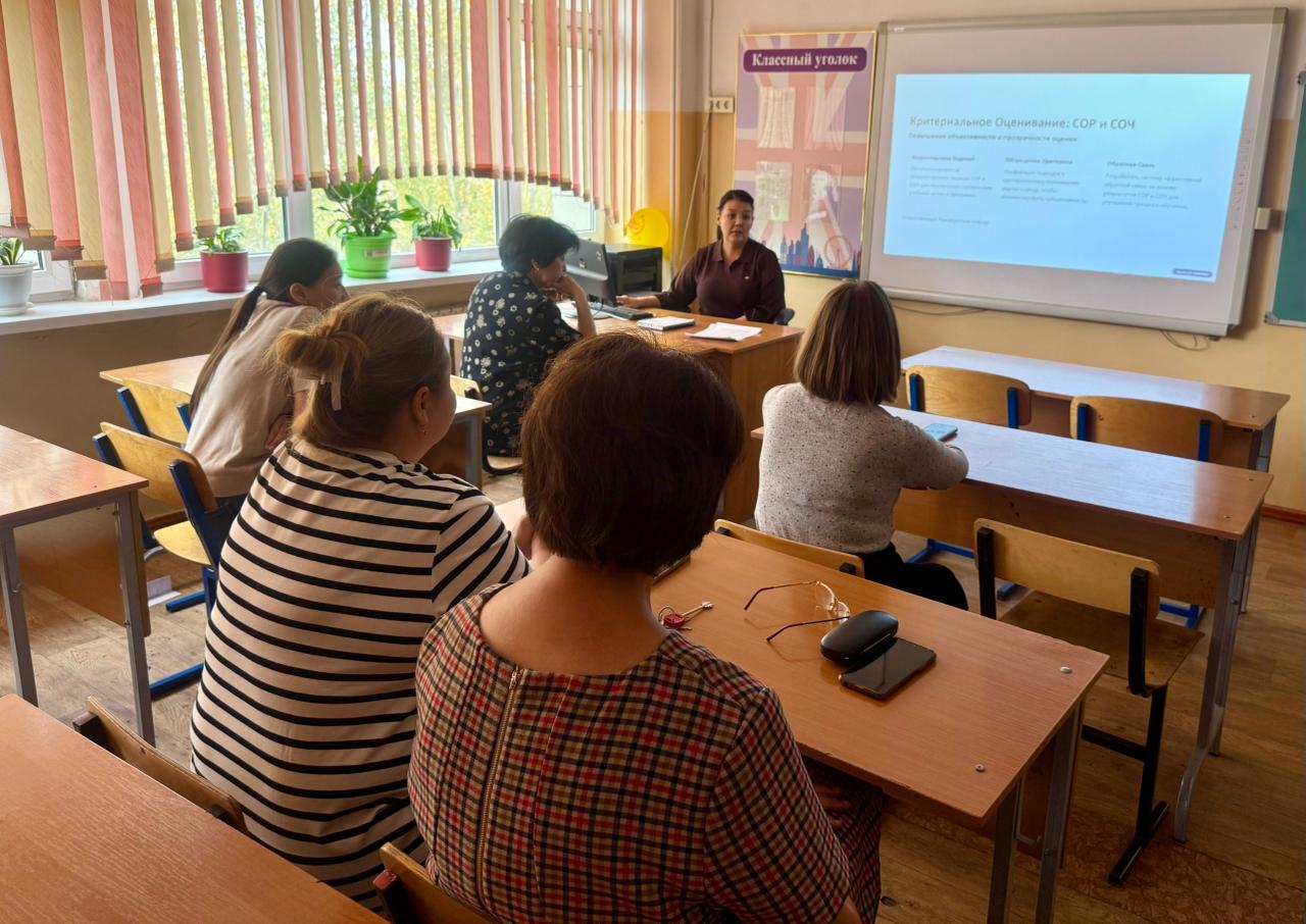 Гуманитарлық бағыт мұғалімдерінің әдістемелік кафедра отырысы өтті