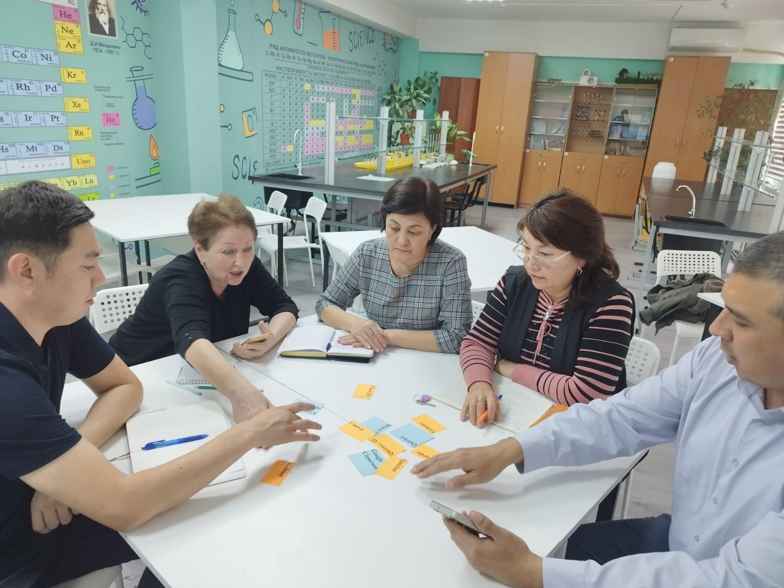Жаратылыстану пәндері мұғалімдерінің әдістемелік кафедра отырысы өтті