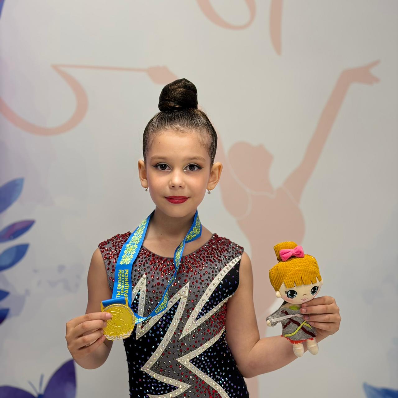 Біздің чемпион! Симон Алина - наша чемпионка!